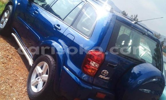 Acheter Occasion Voiture Toyota RAV4 Bleu à Kigali, Rwanda Acheter Occasion Voiture Toyota RAV4 Bleu à Kigali, Rwanda