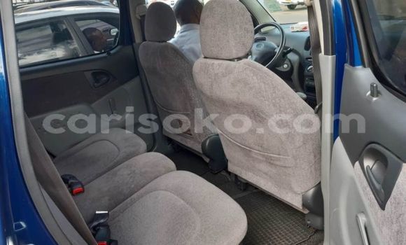 Acheter Occasion Voiture Toyota Yaris Verso Bleu à Kigali, Rwanda Acheter Occasion Voiture Toyota Yaris Verso Bleu à Kigali, Rwanda