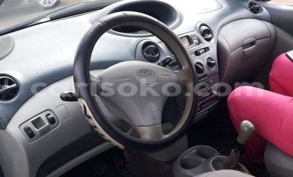 Acheter Occasion Voiture Toyota Yaris Bleu à Kigali, Rwanda Acheter Occasion Voiture Toyota Yaris Bleu à Kigali, Rwanda