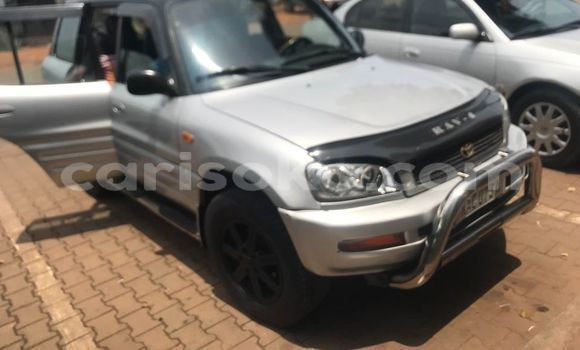 Acheter Occasion Voiture Toyota RAV4 Gris à Kigali, Rwanda Acheter Occasion Voiture Toyota RAV4 Gris à Kigali, Rwanda