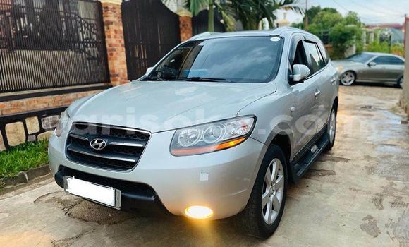 Sayi Na hannu Hyundai Santa Fe Gris Mota in Kigali a Rwanda Sayi Na hannu Hyundai Santa Fe Gris Mota in Kigali a Rwanda