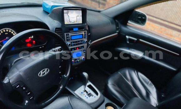 Sayi Na hannu Hyundai Santa Fe Gris Mota in Kigali a Rwanda Sayi Na hannu Hyundai Santa Fe Gris Mota in Kigali a Rwanda