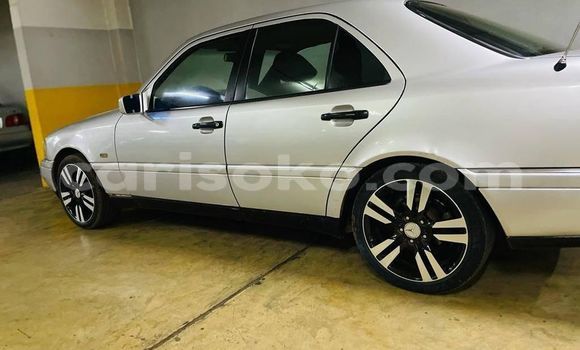 اشتري مستعمل Mercedes-Benz C–Class Gris سيارة في Kigali في Rwanda اشتري مستعمل Mercedes-Benz C–Class Gris سيارة في Kigali في Rwanda