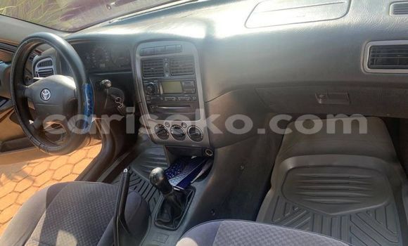 اشتري مستعمل Toyota Avensis Bleu سيارة في Kigali في Rwanda اشتري مستعمل Toyota Avensis Bleu سيارة في Kigali في Rwanda