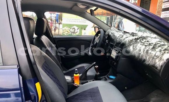 اشتري مستعمل Toyota Avensis Bleu سيارة في Kigali في Rwanda اشتري مستعمل Toyota Avensis Bleu سيارة في Kigali في Rwanda