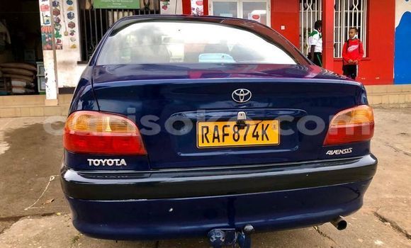 اشتري مستعمل Toyota Avensis Bleu سيارة في Kigali في Rwanda اشتري مستعمل Toyota Avensis Bleu سيارة في Kigali في Rwanda