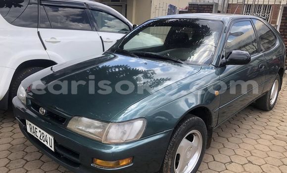 Acheter Occasion Voiture Toyota Corolla Vert à Kigali, Rwanda Acheter Occasion Voiture Toyota Corolla Vert à Kigali, Rwanda