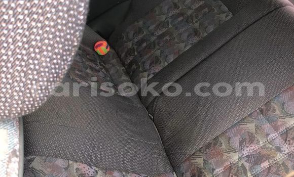 Acheter Occasion Voiture Toyota Corolla Vert à Kigali, Rwanda Acheter Occasion Voiture Toyota Corolla Vert à Kigali, Rwanda