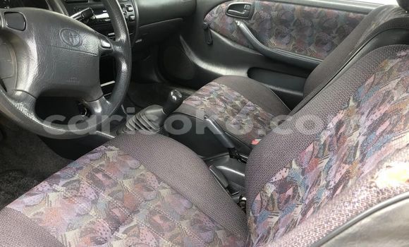 Acheter Occasion Voiture Toyota Corolla Vert à Kigali, Rwanda Acheter Occasion Voiture Toyota Corolla Vert à Kigali, Rwanda