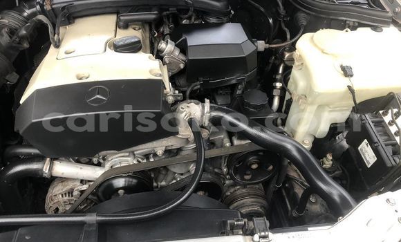 Acheter Occasion Voiture Mercedes-Benz C–Class Gris à Kigali, Rwanda Acheter Occasion Voiture Mercedes-Benz C–Class Gris à Kigali, Rwanda