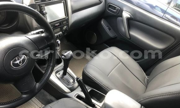 Acheter Occasion Voiture Toyota RAV4 Gris à Kigali, Rwanda Acheter Occasion Voiture Toyota RAV4 Gris à Kigali, Rwanda