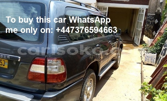 Sayi Na hannu Toyota Land Cruiser Noir Mota in Kigali a Rwanda Sayi Na hannu Toyota Land Cruiser Noir Mota in Kigali a Rwanda