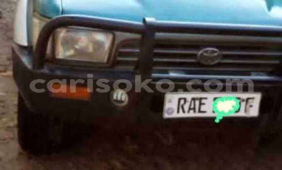 Acheter Occasion Voiture Toyota 4Runner Bleu à Muhanga, Rwanda Acheter Occasion Voiture Toyota 4Runner Bleu à Muhanga, Rwanda
