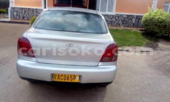 Acheter Occasion Voiture Toyota Echo Gris à Kigali, Rwanda Acheter Occasion Voiture Toyota Echo Gris à Kigali, Rwanda