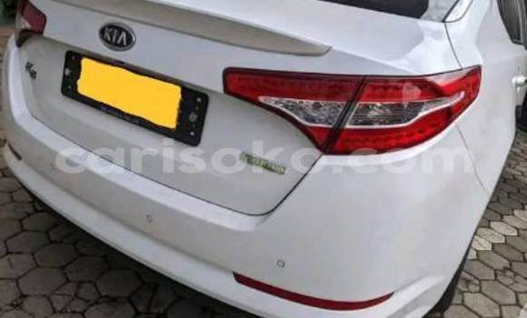 Acheter Occasion Voiture Kia K5 Blanc à Kigali, Rwanda Acheter Occasion Voiture Kia K5 Blanc à Kigali, Rwanda