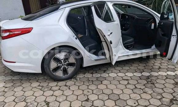 Acheter Occasion Voiture Kia K5 Blanc à Kigali, Rwanda Acheter Occasion Voiture Kia K5 Blanc à Kigali, Rwanda