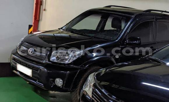 Acheter Occasion Voiture Toyota RAV4 Noir à Kigali, Rwanda Acheter Occasion Voiture Toyota RAV4 Noir à Kigali, Rwanda