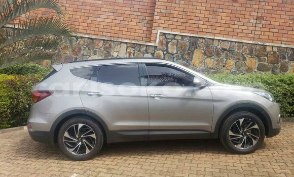 Acheter Occasion Voiture Hyundai Santa Fe Autre à Kigali, Rwanda Acheter Occasion Voiture Hyundai Santa Fe Autre à Kigali, Rwanda