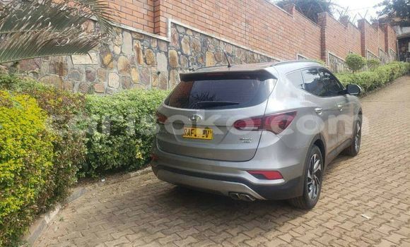 Acheter Occasion Voiture Hyundai Santa Fe Autre à Kigali, Rwanda Acheter Occasion Voiture Hyundai Santa Fe Autre à Kigali, Rwanda