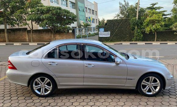 Acheter Occasion Voiture Mercedes-Benz C–Class Gris à Kigali, Rwanda Acheter Occasion Voiture Mercedes-Benz C–Class Gris à Kigali, Rwanda