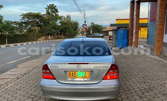 Acheter Occasion Voiture Mercedes-Benz C–Class Gris à Kigali, Rwanda Acheter Occasion Voiture Mercedes-Benz C–Class Gris à Kigali, Rwanda