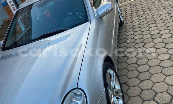 Acheter Occasion Voiture Mercedes-Benz C–Class Gris à Kigali, Rwanda Acheter Occasion Voiture Mercedes-Benz C–Class Gris à Kigali, Rwanda