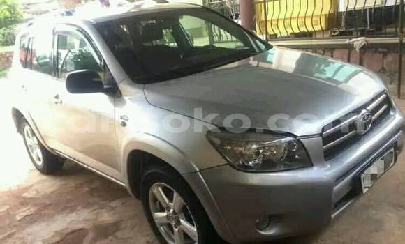 Acheter Occasion Voiture Toyota RAV4 Gris à Kigali, Rwanda Acheter Occasion Voiture Toyota RAV4 Gris à Kigali, Rwanda