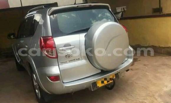 Acheter Occasion Voiture Toyota RAV4 Gris à Kigali, Rwanda Acheter Occasion Voiture Toyota RAV4 Gris à Kigali, Rwanda