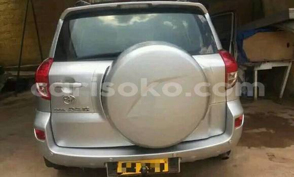 Acheter Occasion Voiture Toyota RAV4 Gris à Kigali, Rwanda Acheter Occasion Voiture Toyota RAV4 Gris à Kigali, Rwanda