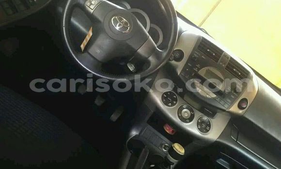 Acheter Occasion Voiture Toyota RAV4 Gris à Kigali, Rwanda Acheter Occasion Voiture Toyota RAV4 Gris à Kigali, Rwanda
