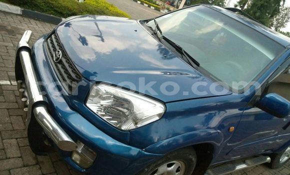 Acheter Occasion Voiture Toyota RAV4 Bleu à Kigali, Rwanda Acheter Occasion Voiture Toyota RAV4 Bleu à Kigali, Rwanda