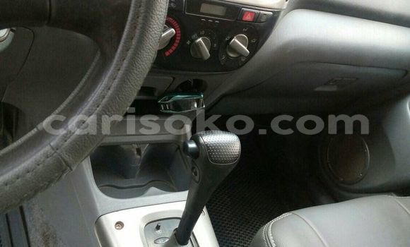 Acheter Occasion Voiture Toyota RAV4 Bleu à Kigali, Rwanda Acheter Occasion Voiture Toyota RAV4 Bleu à Kigali, Rwanda