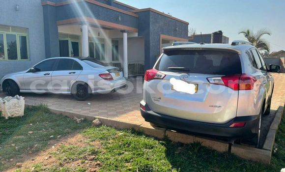 Acheter Occasion Voiture Toyota RAV4 Gris à Kigali, Rwanda Acheter Occasion Voiture Toyota RAV4 Gris à Kigali, Rwanda