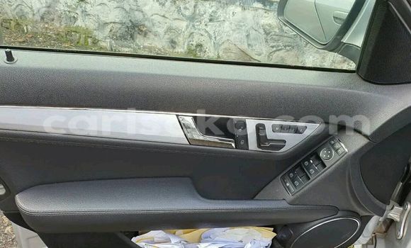 Acheter Occasion Voiture Mercedes-Benz C–Class Gris à Kigali, Rwanda Acheter Occasion Voiture Mercedes-Benz C–Class Gris à Kigali, Rwanda