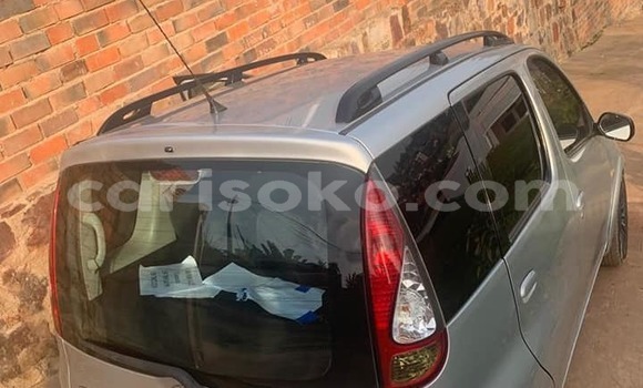 Acheter Occasion Voiture Toyota Yaris Gris à Kigali, Rwanda Acheter Occasion Voiture Toyota Yaris Gris à Kigali, Rwanda