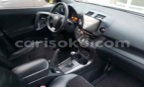 Acheter Occasion Voiture Toyota RAV4 Gris à Kigali, Rwanda Acheter Occasion Voiture Toyota RAV4 Gris à Kigali, Rwanda