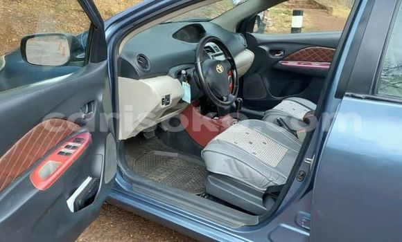 Acheter Occasion Voiture Toyota Yaris Bleu à Kigali, Rwanda Acheter Occasion Voiture Toyota Yaris Bleu à Kigali, Rwanda