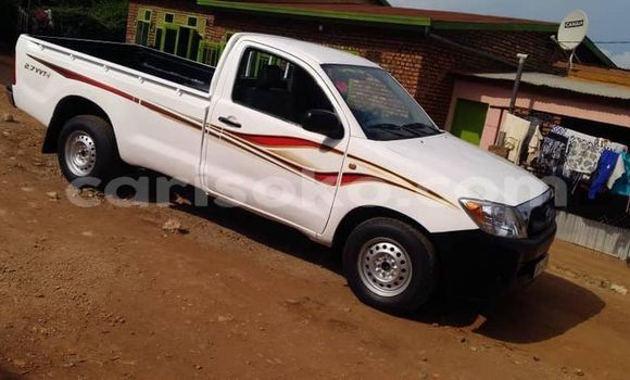 اشتري مستعمل Toyota Hilux Blanc سيارة في Kigali في Rwanda اشتري مستعمل Toyota Hilux Blanc سيارة في Kigali في Rwanda