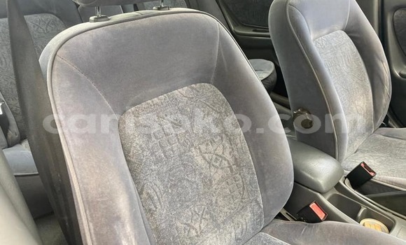 اشتري مستعمل Toyota Avensis Bleu سيارة في Kigali في Rwanda اشتري مستعمل Toyota Avensis Bleu سيارة في Kigali في Rwanda