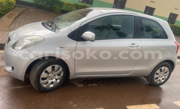 اشتري مستعمل Toyota Yaris Gris سيارة في Kigali في Rwanda اشتري مستعمل Toyota Yaris Gris سيارة في Kigali في Rwanda