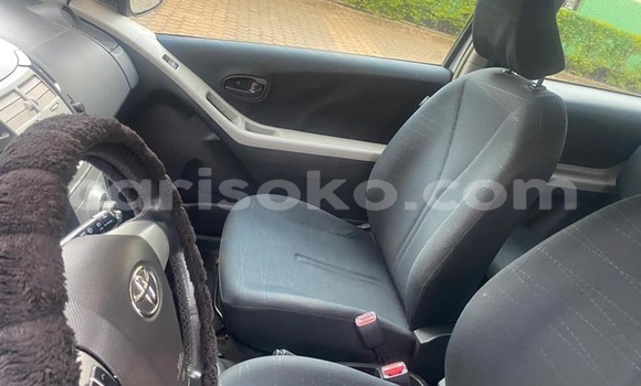 اشتري مستعمل Toyota Yaris Gris سيارة في Kigali في Rwanda اشتري مستعمل Toyota Yaris Gris سيارة في Kigali في Rwanda