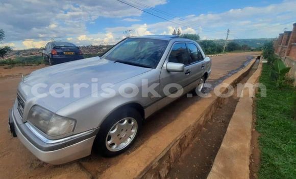 Sayi Na hannu Mercedes-Benz C–Class Gris Mota in Kigali a Rwanda Sayi Na hannu Mercedes-Benz C–Class Gris Mota in Kigali a Rwanda