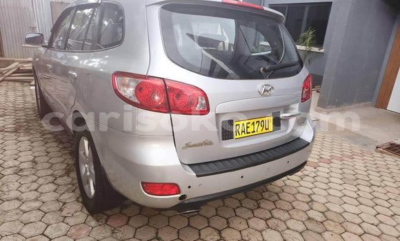 Sayi Na hannu Hyundai Santa Fe Gris Mota in Kigali a Rwanda Sayi Na hannu Hyundai Santa Fe Gris Mota in Kigali a Rwanda