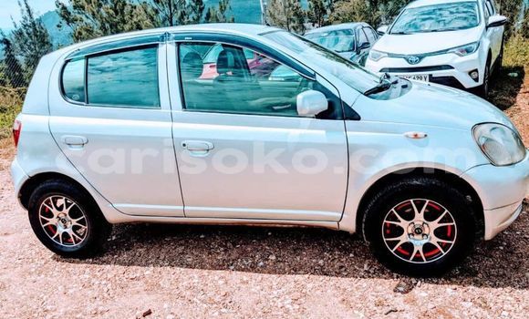 Sayi Na hannu Toyota Vitz Gris Mota in Kigali a Rwanda Sayi Na hannu Toyota Vitz Gris Mota in Kigali a Rwanda