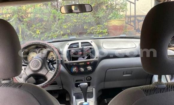 Sayi Na hannu Toyota RAV4 Bleu Mota in Kigali a Rwanda Sayi Na hannu Toyota RAV4 Bleu Mota in Kigali a Rwanda