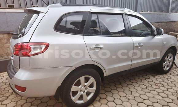 Sayi Na hannu Hyundai Santa Fe Gris Mota in Kigali a Rwanda Sayi Na hannu Hyundai Santa Fe Gris Mota in Kigali a Rwanda