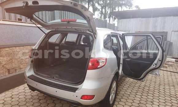 Sayi Na hannu Hyundai Santa Fe Gris Mota in Kigali a Rwanda Sayi Na hannu Hyundai Santa Fe Gris Mota in Kigali a Rwanda