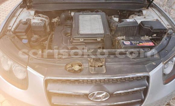Sayi Na hannu Hyundai Santa Fe Gris Mota in Kigali a Rwanda Sayi Na hannu Hyundai Santa Fe Gris Mota in Kigali a Rwanda