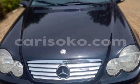 Sayi Na hannu Mercedes-Benz CLK–Class Noir Mota in Kigali a Rwanda Sayi Na hannu Mercedes-Benz CLK–Class Noir Mota in Kigali a Rwanda