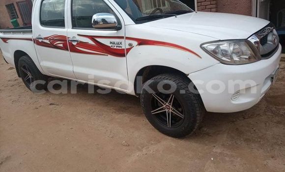 Sayi Na hannu Toyota Hilux Blanc Mota in Kigali a Rwanda Sayi Na hannu Toyota Hilux Blanc Mota in Kigali a Rwanda